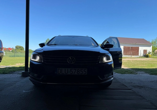 Volkswagen Passat cena 35000 przebieg: 307685, rok produkcji 2012 z Głuchołazy małe 137